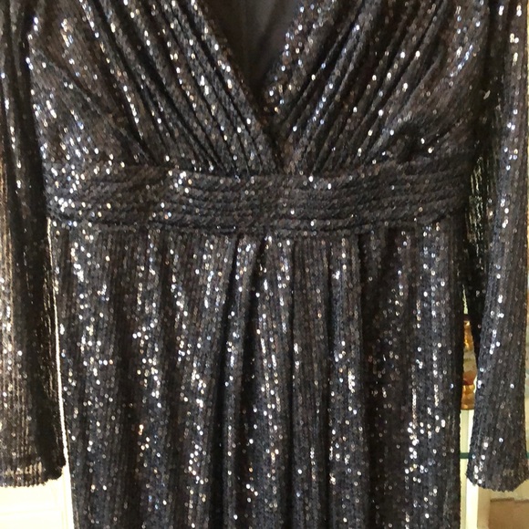 Mac Duggal sequin faux wrap black gown, sz 4, new, no defects - Picture 5 of 9